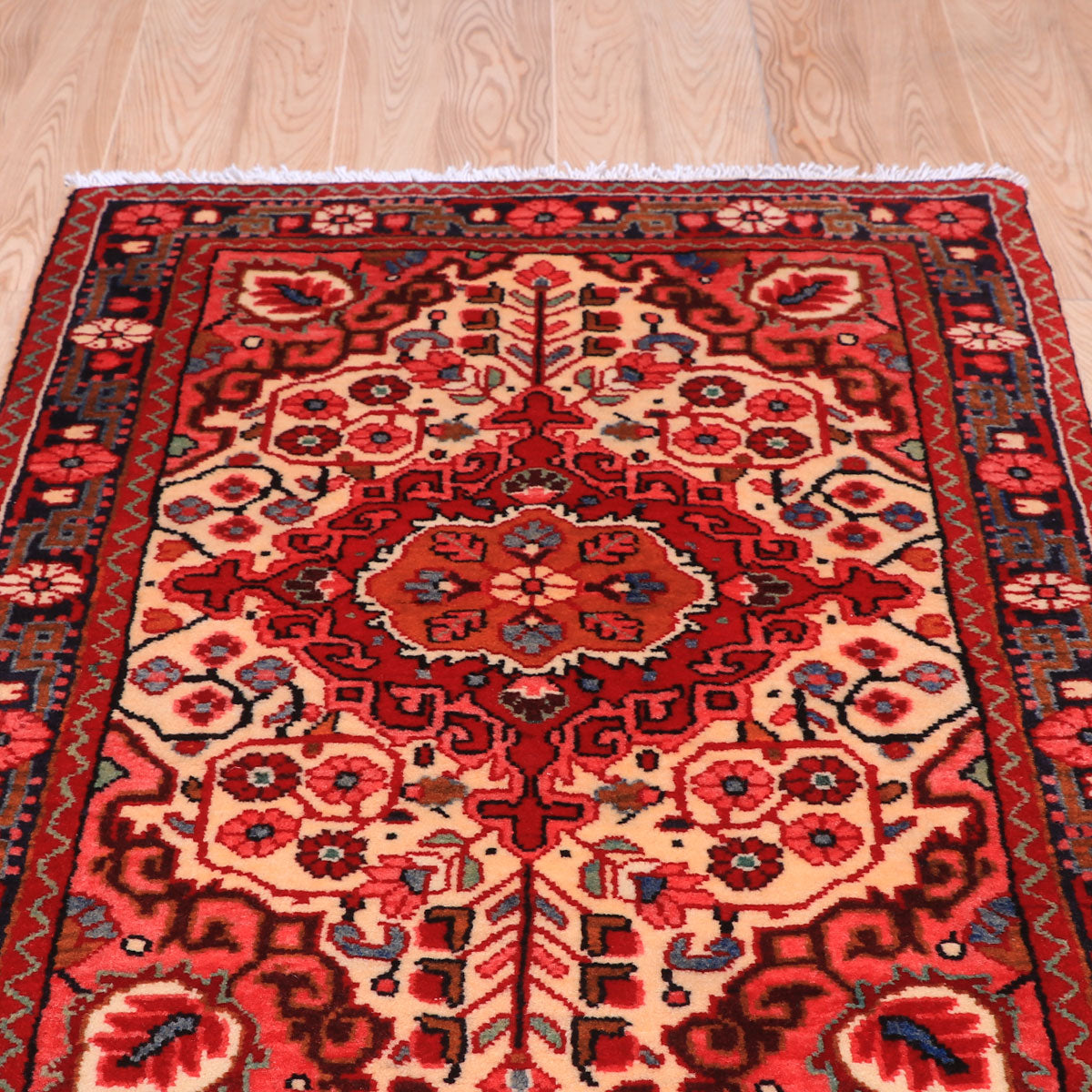 ペルシャ絨毯(イラン産)バクティアリ 103×63cm(FS-70062)
