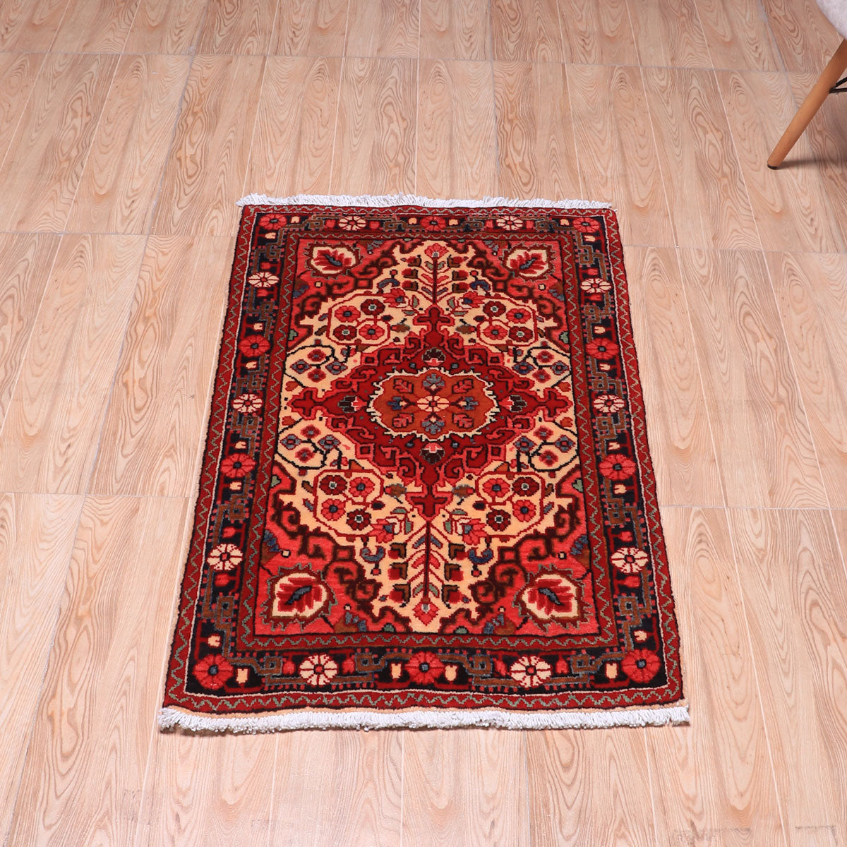 ペルシャ絨毯(イラン産)バクティアリ 105×65cm(FS-70063)