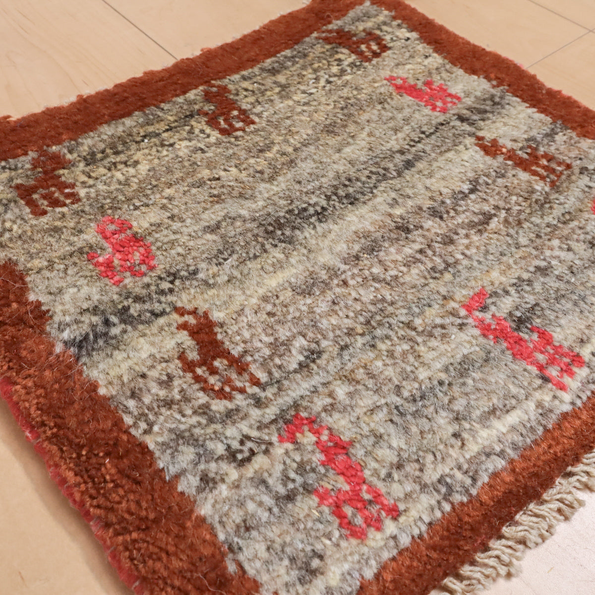 【2枚で46,000円】ギャッベ 38×42cm(BP-12186)