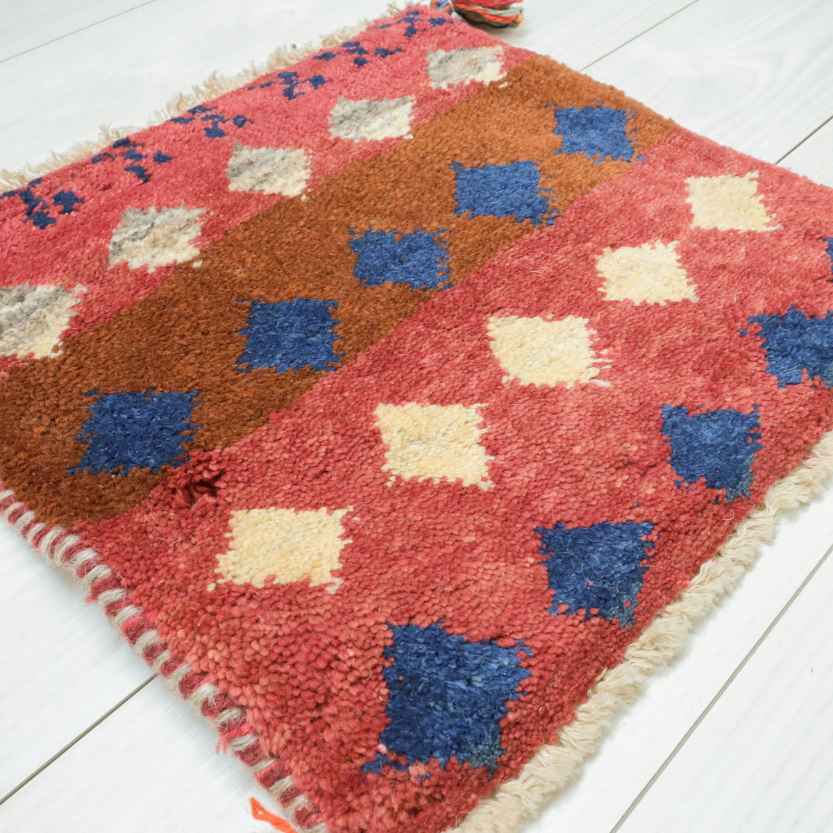【2枚で46,000円】ギャッベ 40×43cm(BP-12525)