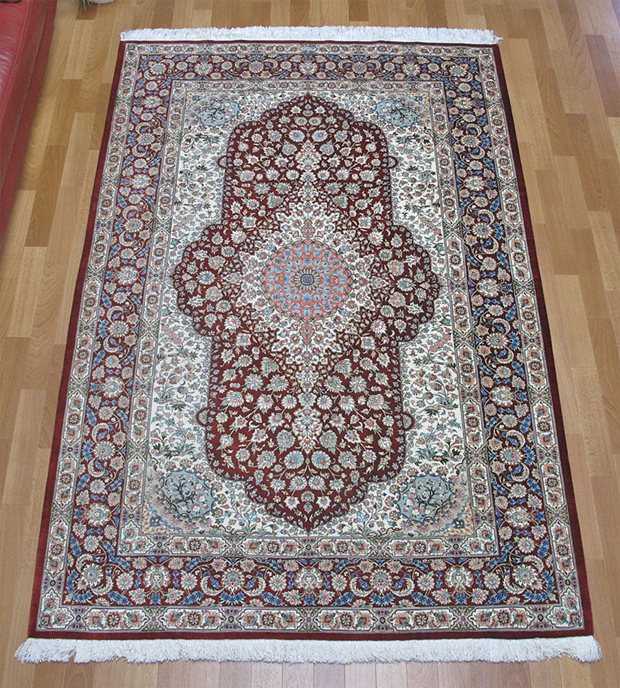 ペルシャ手織り絨毯クムシルク100% 高級ペルシャ絨毯クム産シルク100