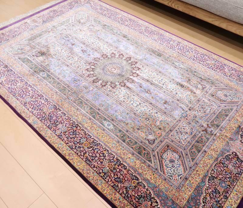 【在庫確保の予約受付中】高級ペルシャ絨毯クム産シルク100% ジャムシーディ工房 222×136cm(FL-22170)