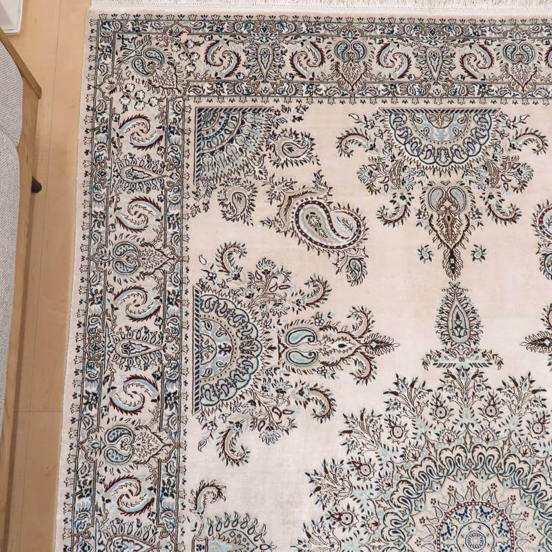 【在庫確保の予約受付中】高級ペルシャ絨毯ナイン産ハビビアン工房シルク 237×164cm(FL-22176)