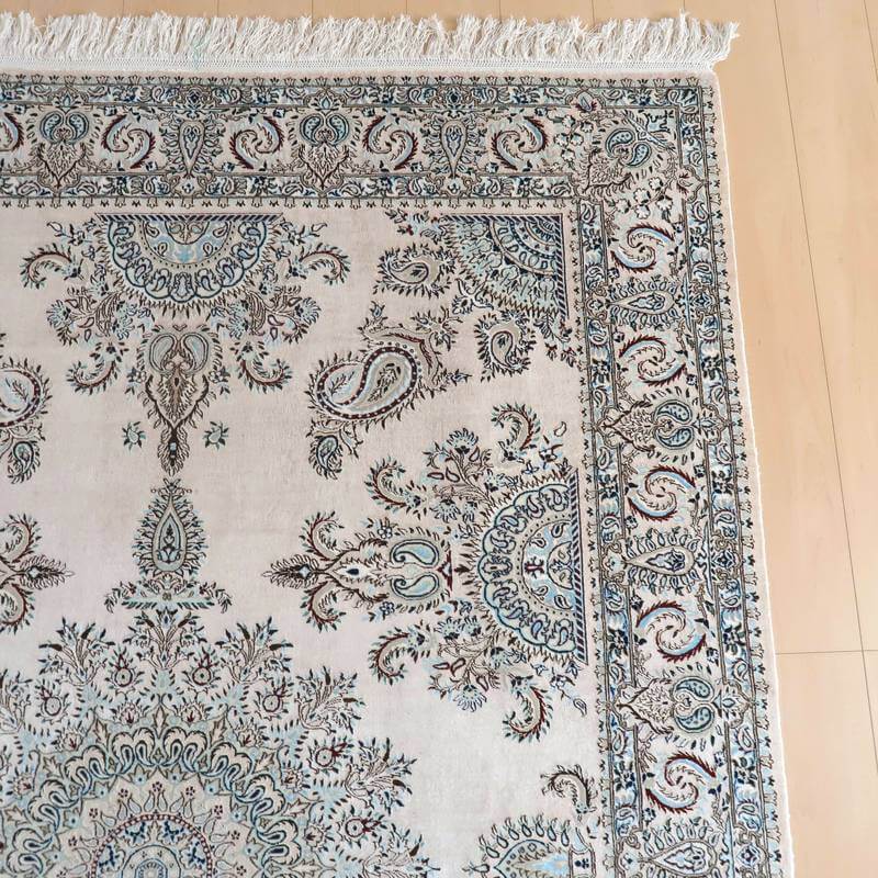 【在庫確保の予約受付中】高級ペルシャ絨毯ナイン産ハビビアン工房シルク 237×164cm(FL-22176)