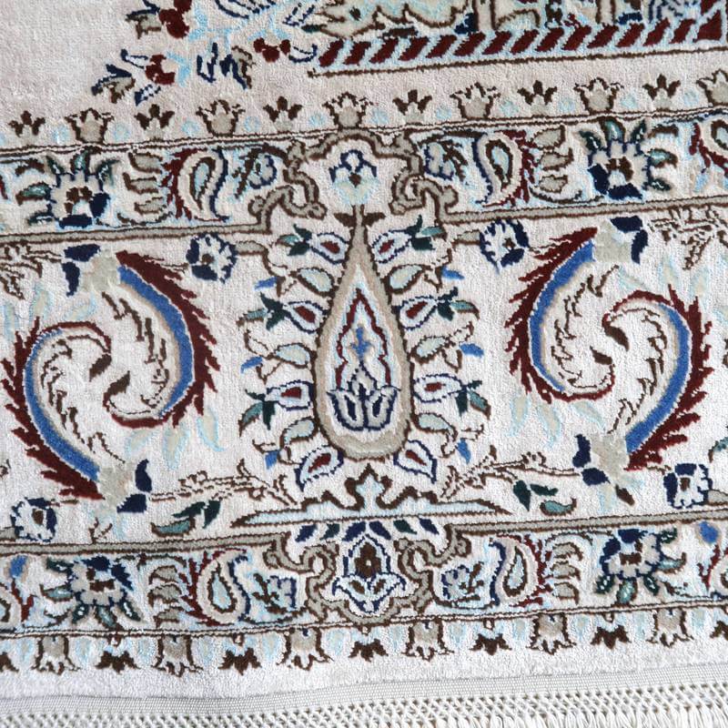 【在庫確保の予約受付中】高級ペルシャ絨毯ナイン産ハビビアン工房シルク 237×164cm(FL-22176)