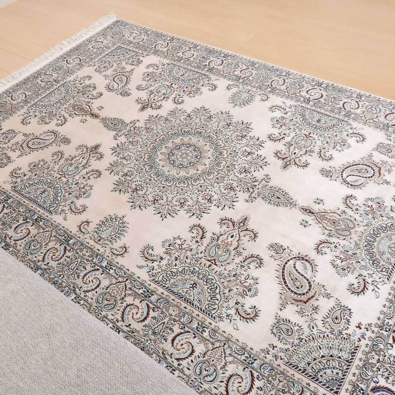 【在庫確保の予約受付中】高級ペルシャ絨毯ナイン産ハビビアン工房シルク 237×164cm(FL-22176)