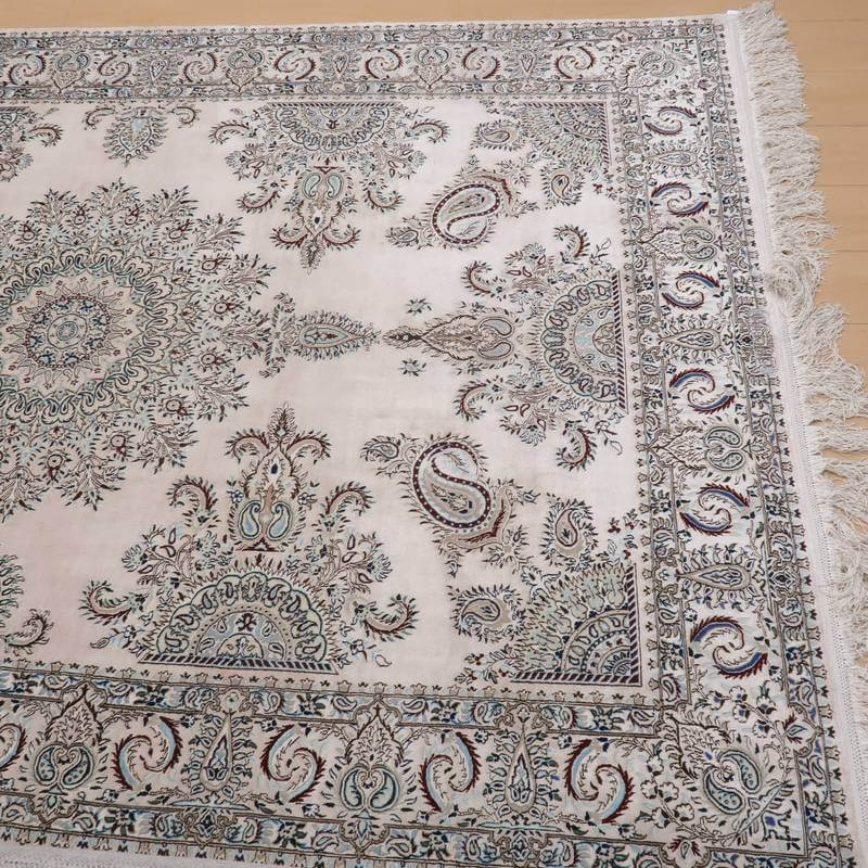 【在庫確保の予約受付中】高級ペルシャ絨毯ナイン産ハビビアン工房シルク 237×164cm(FL-22176)