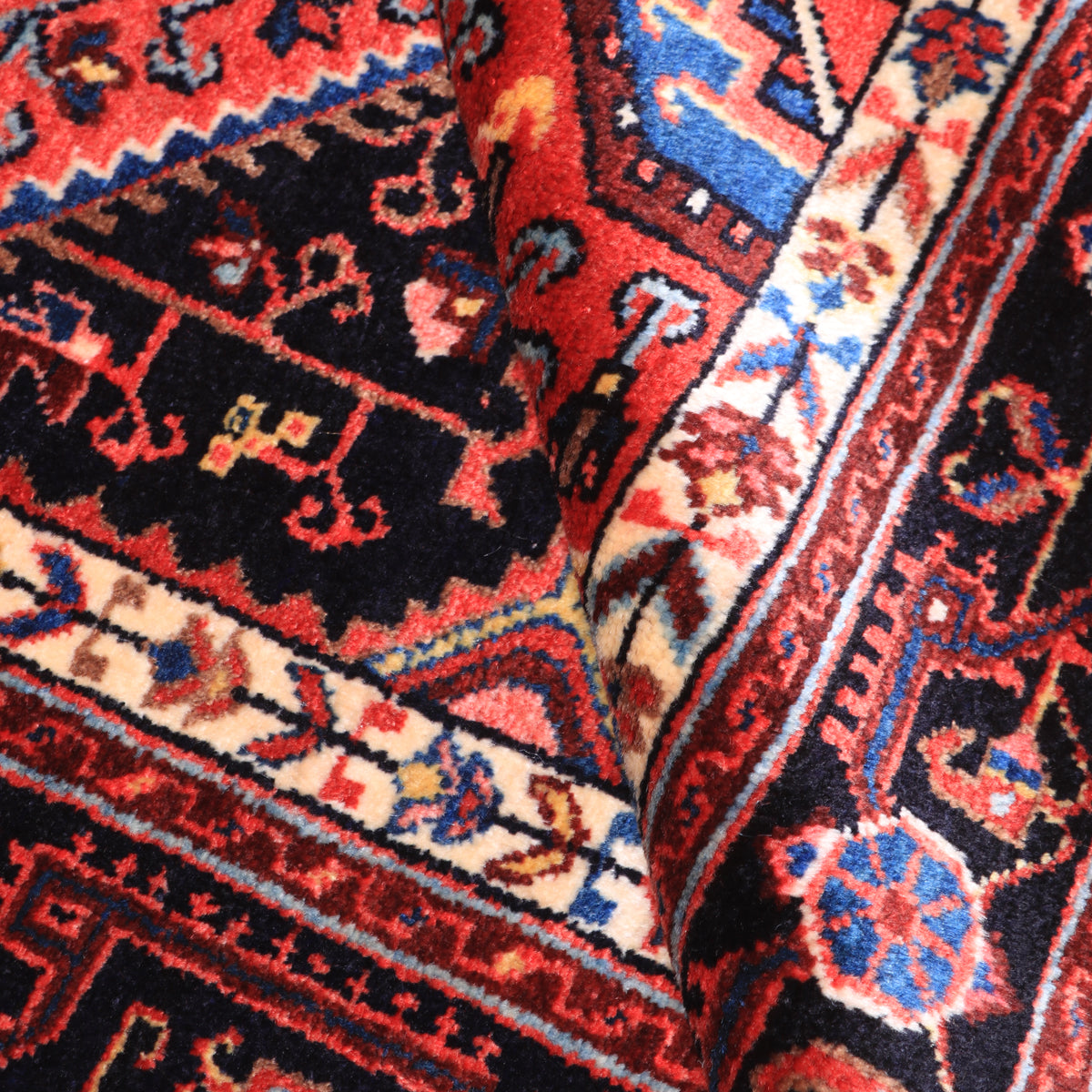 ペルシャ絨毯(イラン産)トゥイセルカーン 200×120cm(FL-70157)