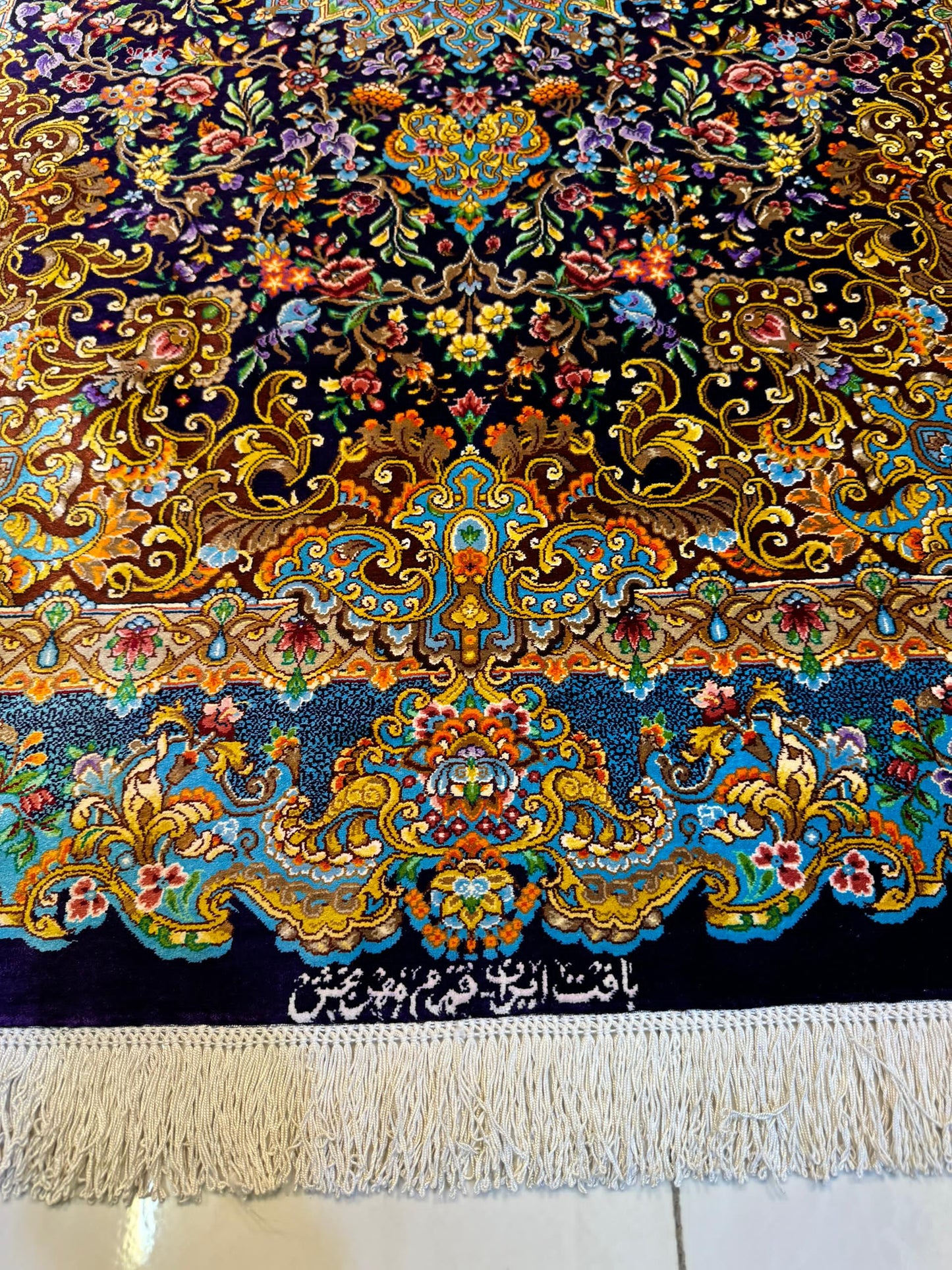 高級ペルシャ絨毯クム産シルク100% メフルバフ工房 154×98cm(FN-10002)