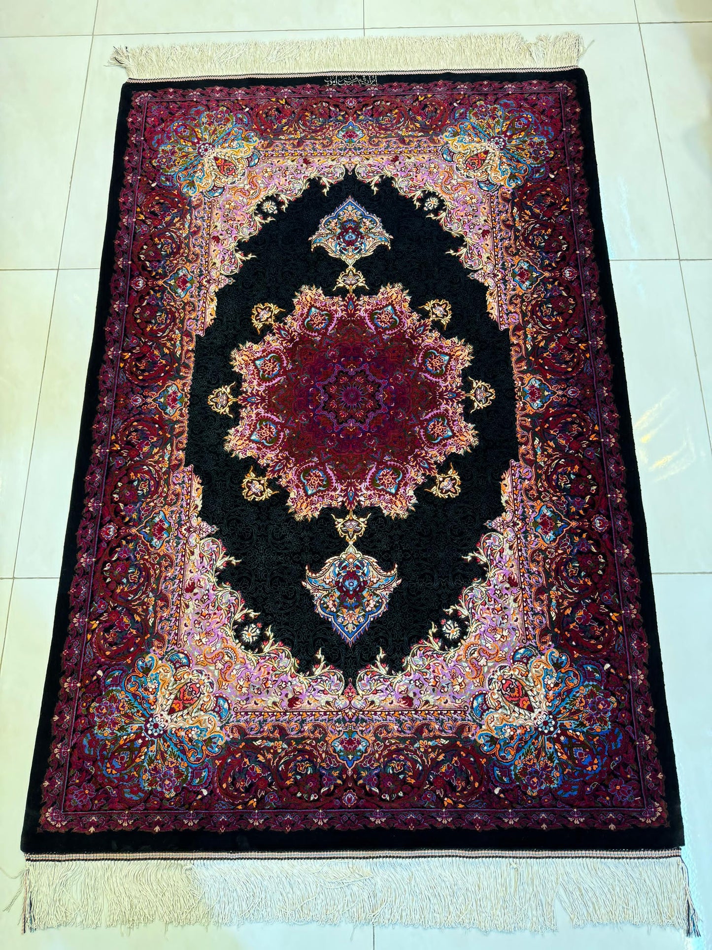 高級ペルシャ絨毯クム産シルク100% ライモン工房 149×100cm(FN-10006)