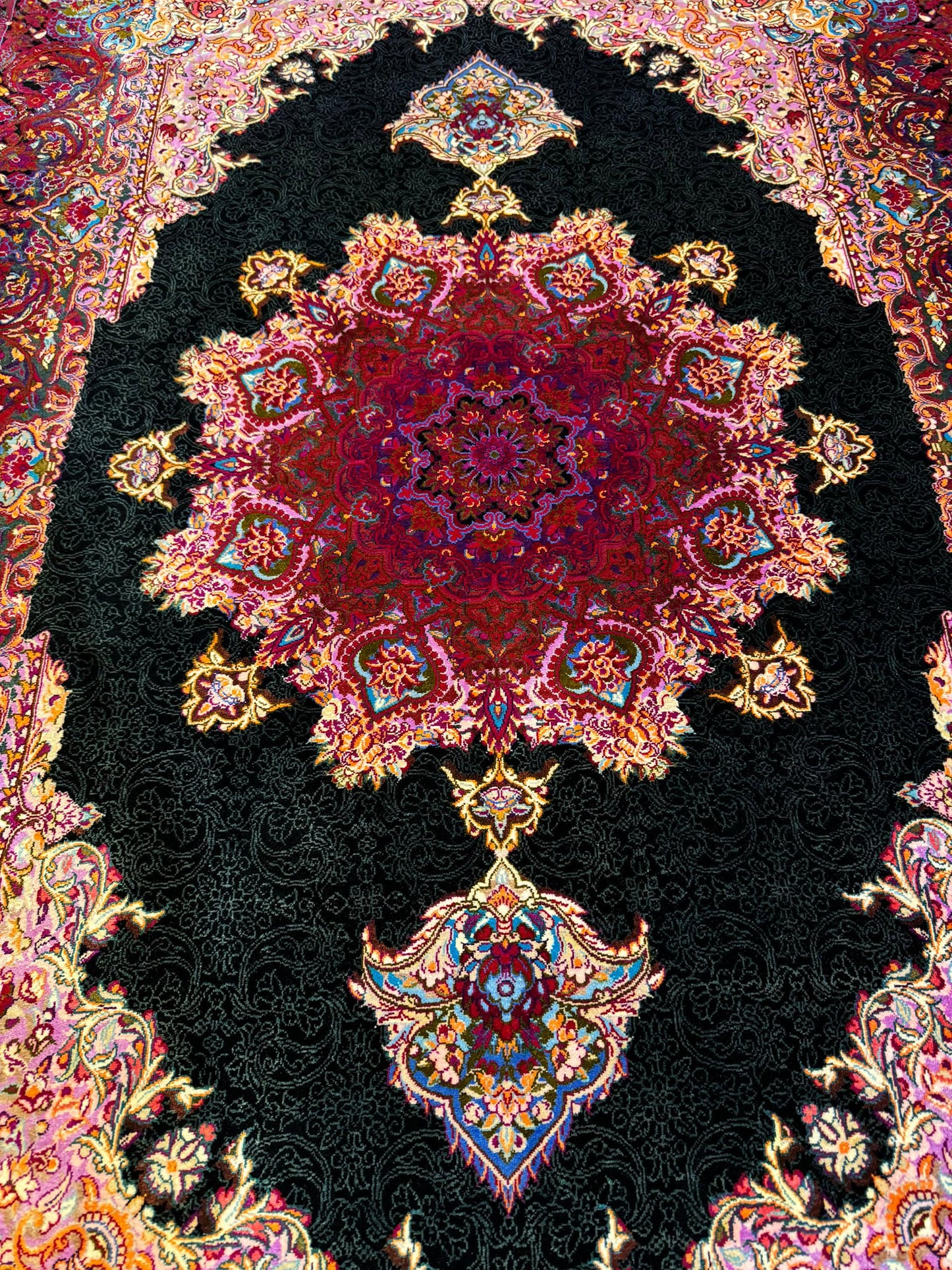 高級ペルシャ絨毯クム産シルク100% ライモン工房 149×100cm(FN-10006)