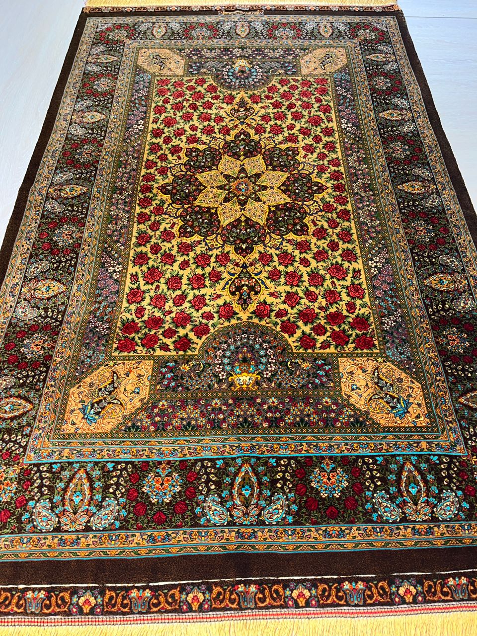 高級ペルシャ絨毯クム産シルク100% ラジャビアン工房 164×100cm(FN-10011)