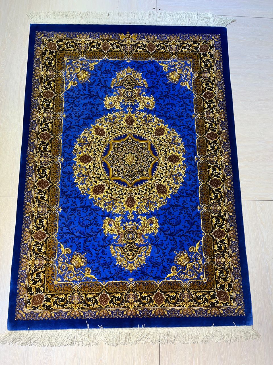 高級ペルシャ絨毯クム産シルク100% タルメ工房 142×104cm(FN-10017)
