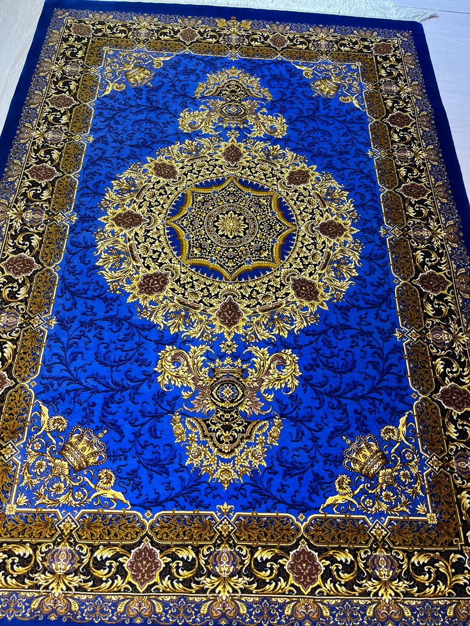 高級ペルシャ絨毯クム産シルク100% タルメ工房 142×104cm(FN-10017)