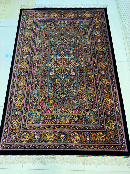 高級ペルシャ絨毯クム産シルク100%  ノウリ工房  207×136cm(FN-10023)