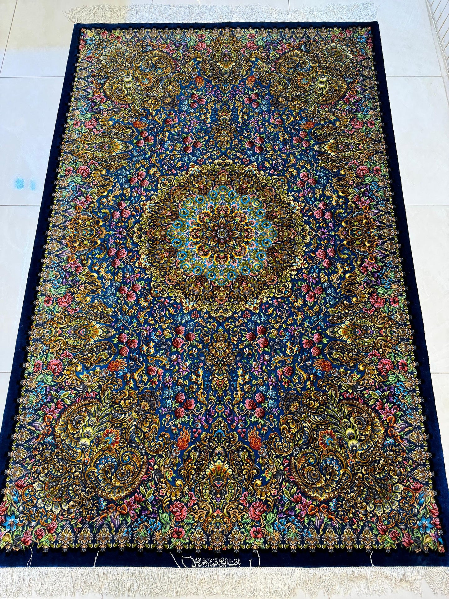 高級ペルシャ絨毯クム産シルク100%  メフルバフ工房  203×131cm(FN-10025)