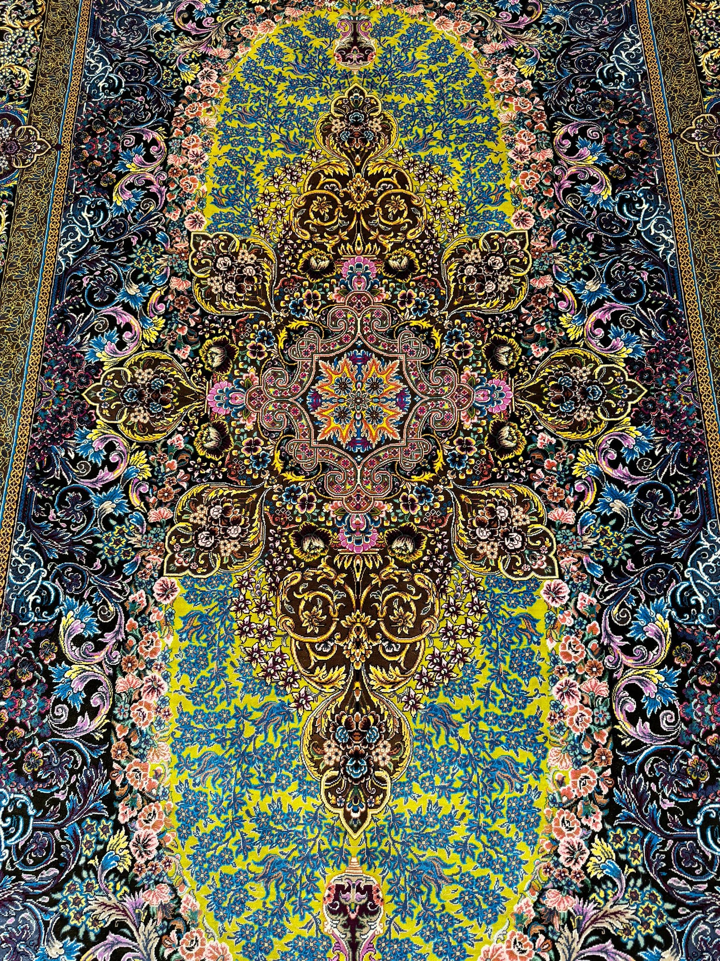 高級ペルシャ絨毯クム産シルク100% ノウリ工房 205×138cm(FN-10026)