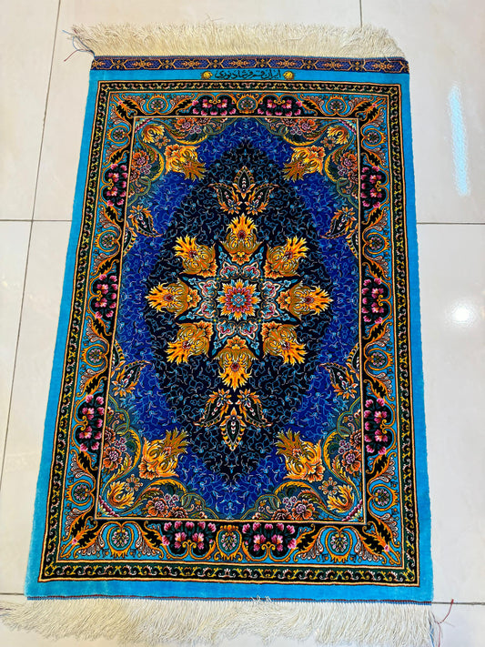 高級ペルシャ絨毯クム産シルク100%  ノウリ工房 93×60cm(FN-10034)
