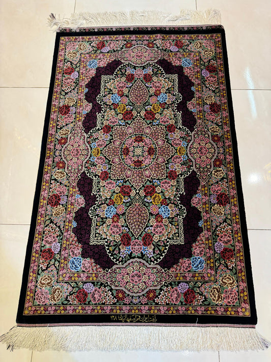 高級ペルシャ絨毯クム産シルク100% イスファハン工房 124×80cm(FN-10045)