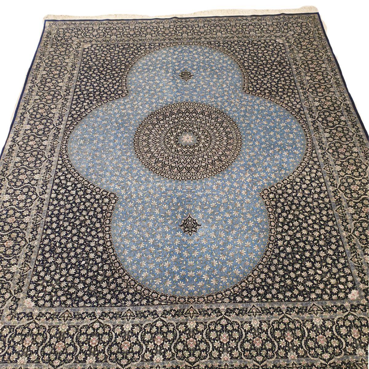 【1800万円Collection】ペルシャ絨毯(シルク100%手織り)マルーフ・モサヴィ 240×192cm(FN-70375)