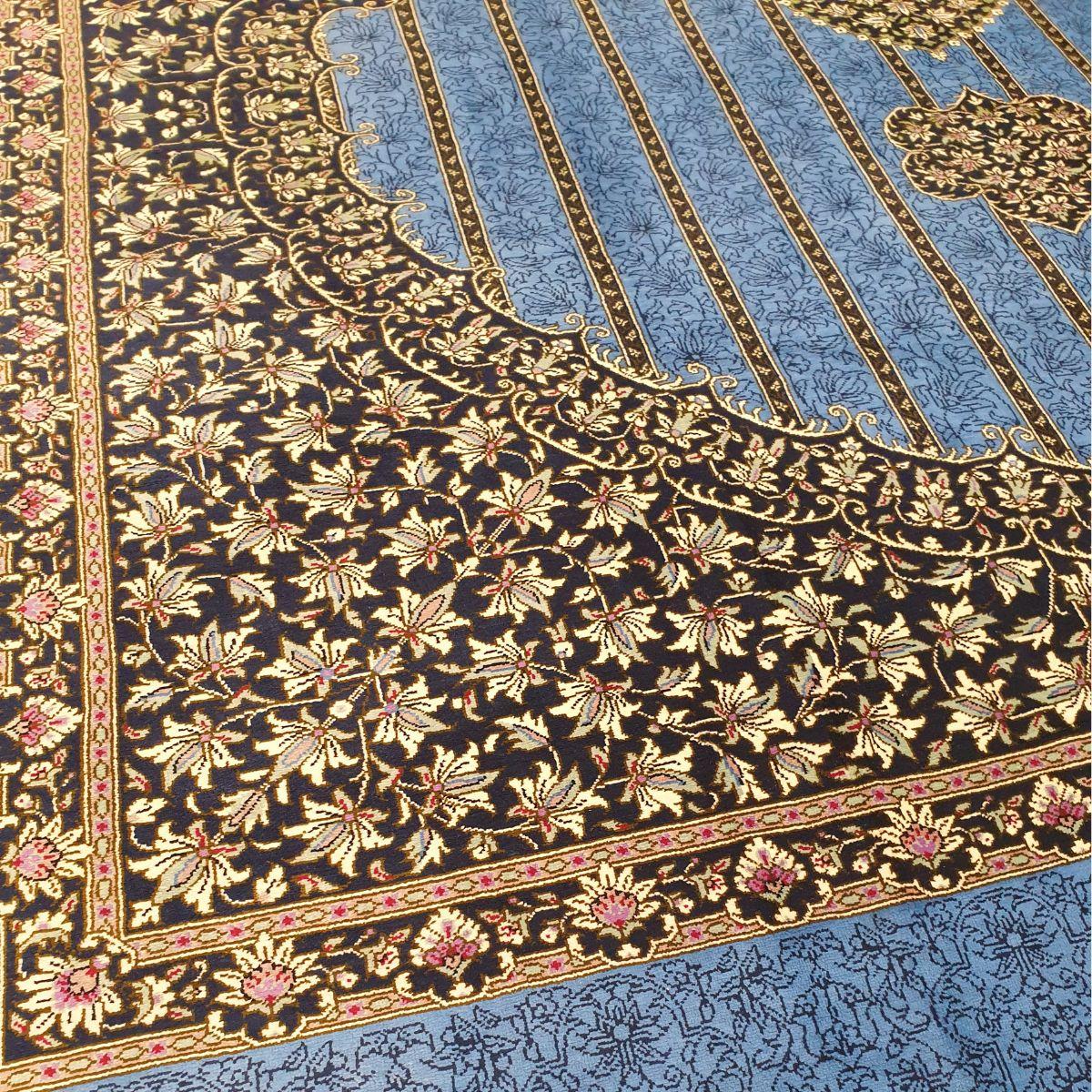 ペルシャ絨毯(シルク100%手織り)イランクム 205×136cm(FN-70378)