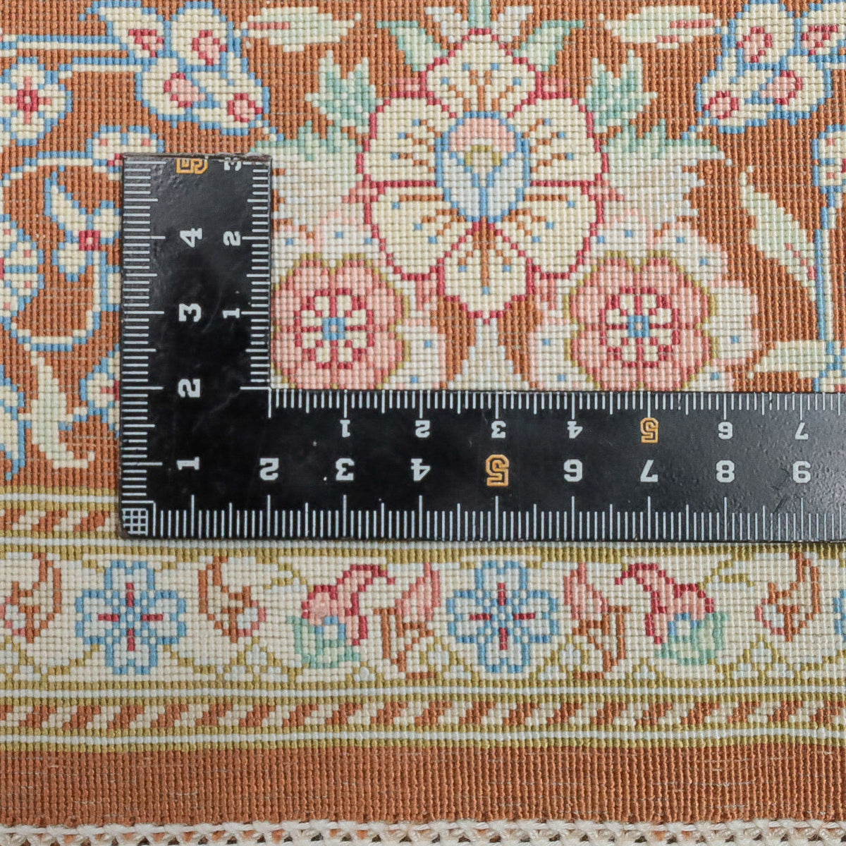 高級ペルシャ絨毯 クム産 シルク100% AEIDI工房|トランジ・花唐草柄 アイボリー×ブルーグレー|125×78cm(FS-13298)