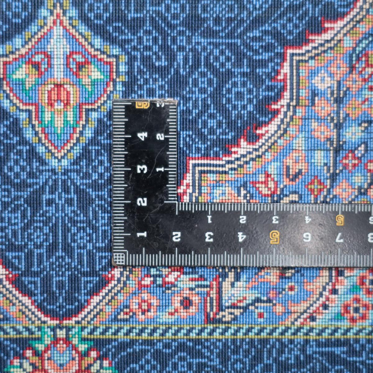 高級ペルシャ絨毯 クム産 シルク100% SHAHRYAR工房|花メダリオン柄 ネイビー×マルチカラー|73×48cm(FS-13374)