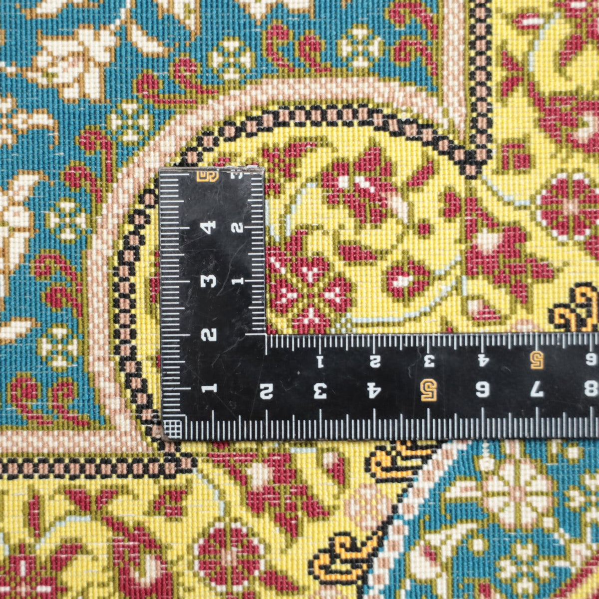 高級ペルシャ絨毯 クム産 シルク100% BAGHERMANESH工房|メダリオン柄 ブルーグリーン×ローズ|89×60cm(FS-13380)