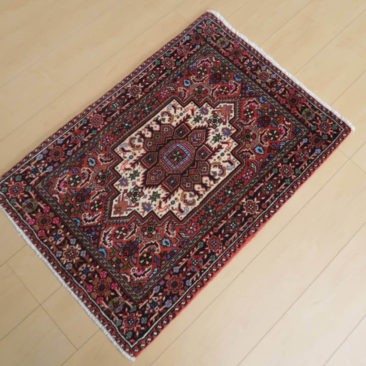 高級ペルシャ絨毯ビジャー 90×62cm(FS-22187)