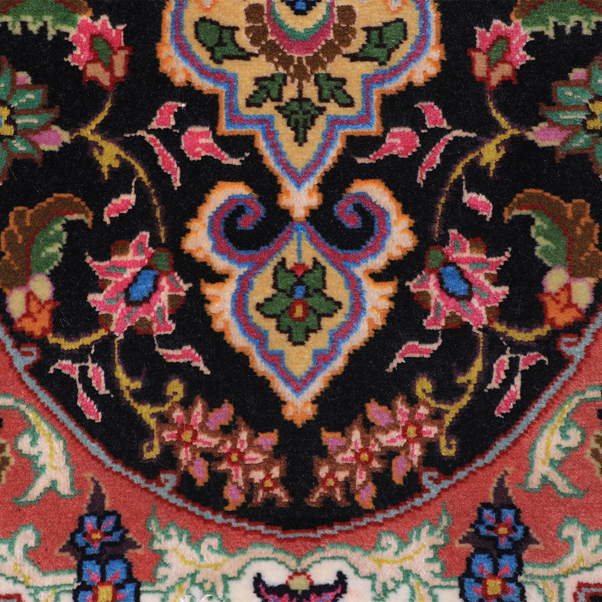 ペルシャ絨毯(イラン産)タブリーズ 67×48cm(FS-70009)