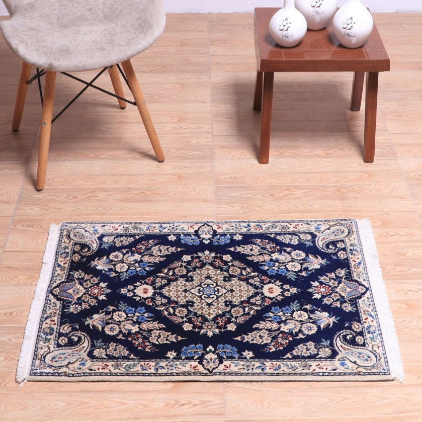ペルシャ絨毯(イラン産)ナイン 86×61cm(FS-70014)