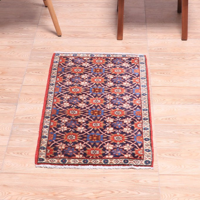 ペルシャ絨毯(イラン産)ヴァラミーン 84×46cm(FS-70050)