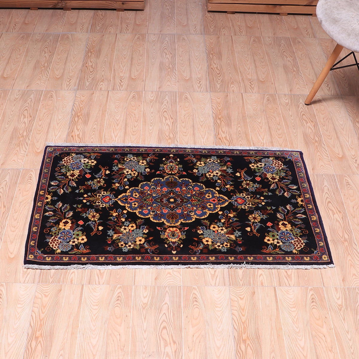 ペルシャ絨毯(イラン産)クム 102×67cm(FS-70060)
