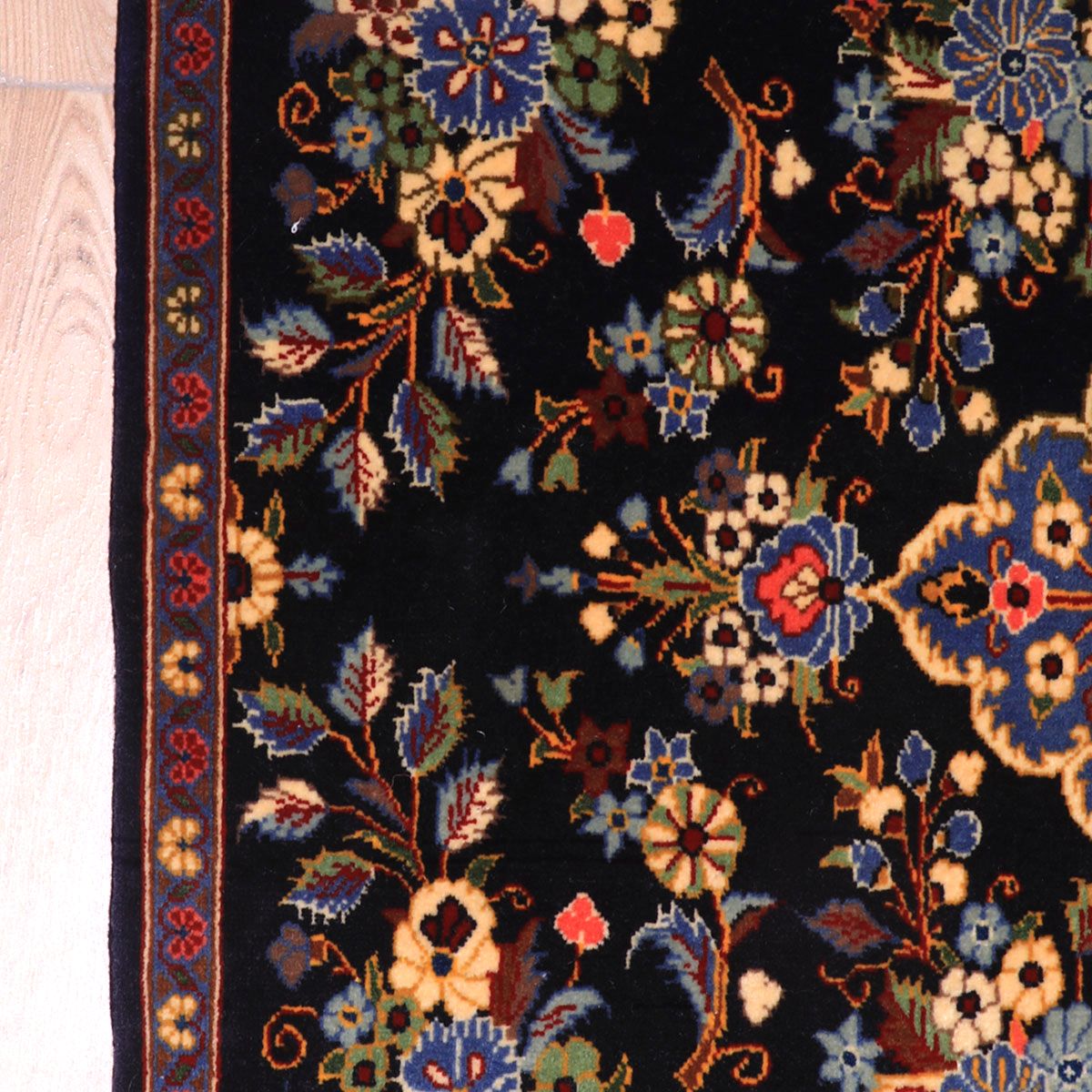 ペルシャ絨毯(イラン産)クム 102×67cm(FS-70060)