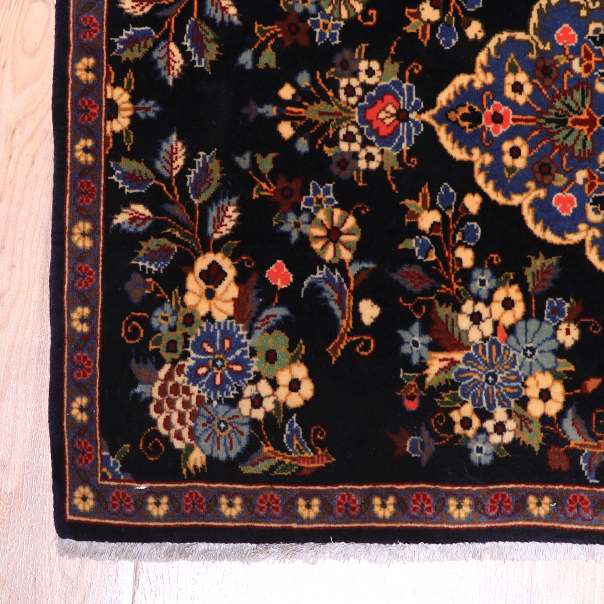 ペルシャ絨毯(イラン産)クム 102×67cm(FS-70060)