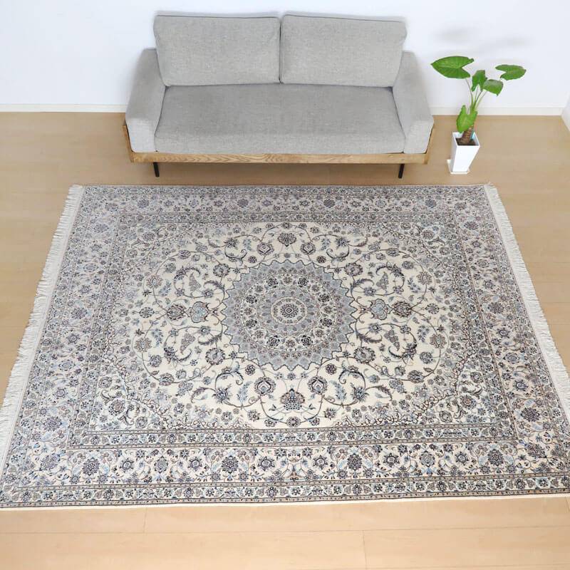 【在庫確保の予約受付中】高級ペルシャ絨毯ナイン産ハビビアン工房 263×209cm(FX-22172)