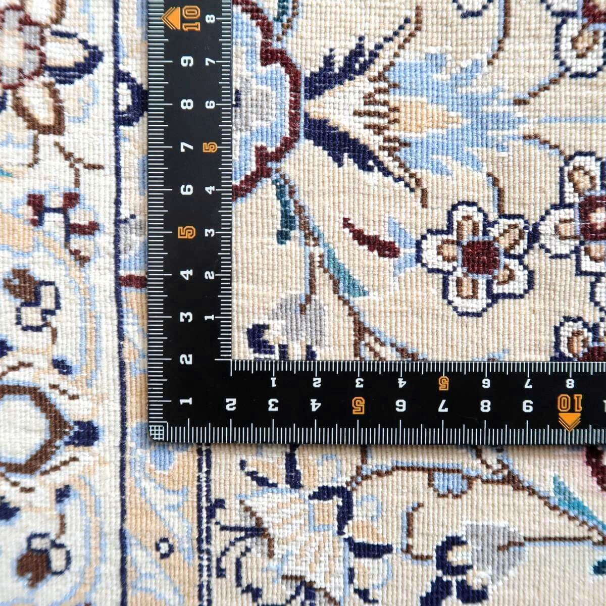 【在庫確保の予約受付中】高級ペルシャ絨毯ナイン産ハビビアン工房 326×205cm(FX-22182)