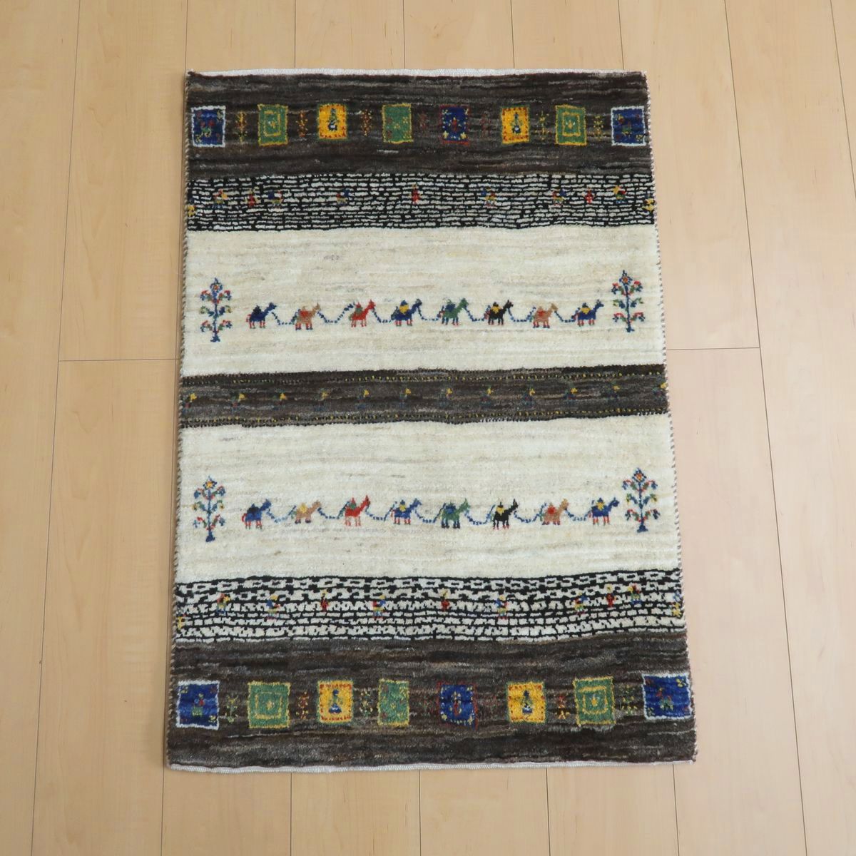 プレミアムギャッベ/ホシナマイ(カシュクリ) 91×63cm(HSS-11040)