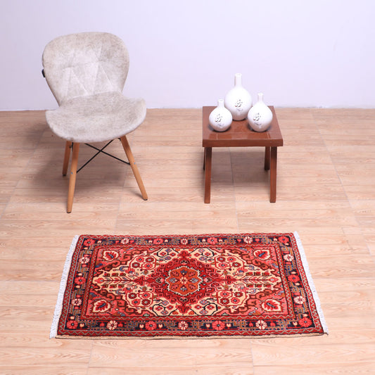ペルシャ絨毯（イラン産）バクティアリ　103×63cm（FS-70062）