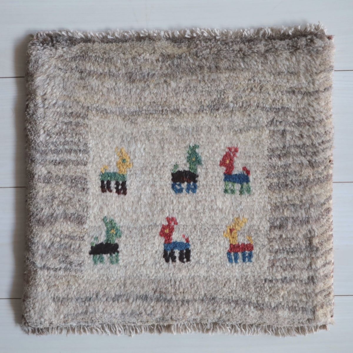 ギャッベ（ギャベ）ラティーフ　38×41cm（BP-13066）