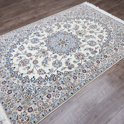 ペルシャ絨毯　ナイン産　メダリオン柄　198×130cm（FL-13276）