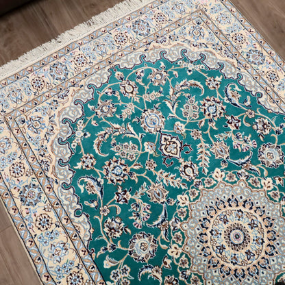 ペルシャ絨毯　ナイン産　9ラ　メダリオン柄　209×132cm（FL-13277）