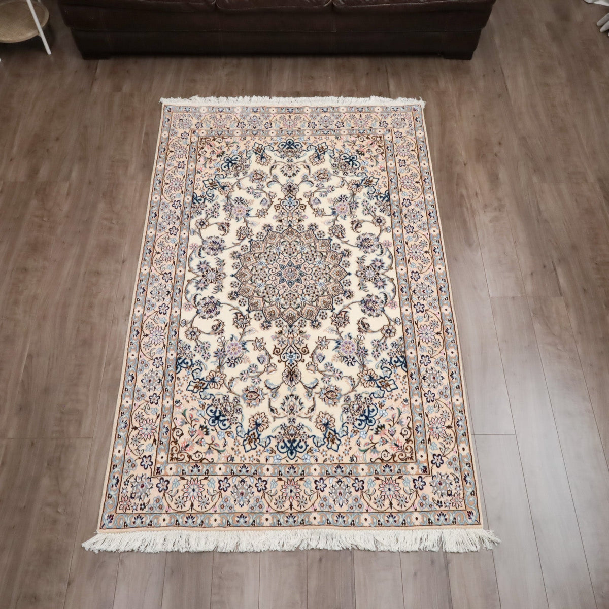 ペルシャ絨毯　ナイン産　9ラ（La）メダリオン柄　203×131cm（FL-13280）