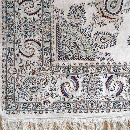【在庫確保の予約受付中】高級ペルシャ絨毯ナイン産ハビビアン工房シルク 237×164cm（FL-22176）