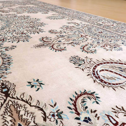 【在庫確保の予約受付中】高級ペルシャ絨毯ナイン産ハビビアン工房シルク 237×164cm（FL-22176）