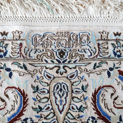 【在庫確保の予約受付中】高級ペルシャ絨毯ナイン産ハビビアン工房シルク 237×164cm（FL-22176）