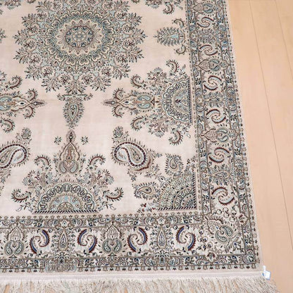 【在庫確保の予約受付中】高級ペルシャ絨毯ナイン産ハビビアン工房シルク 237×164cm（FL-22176）