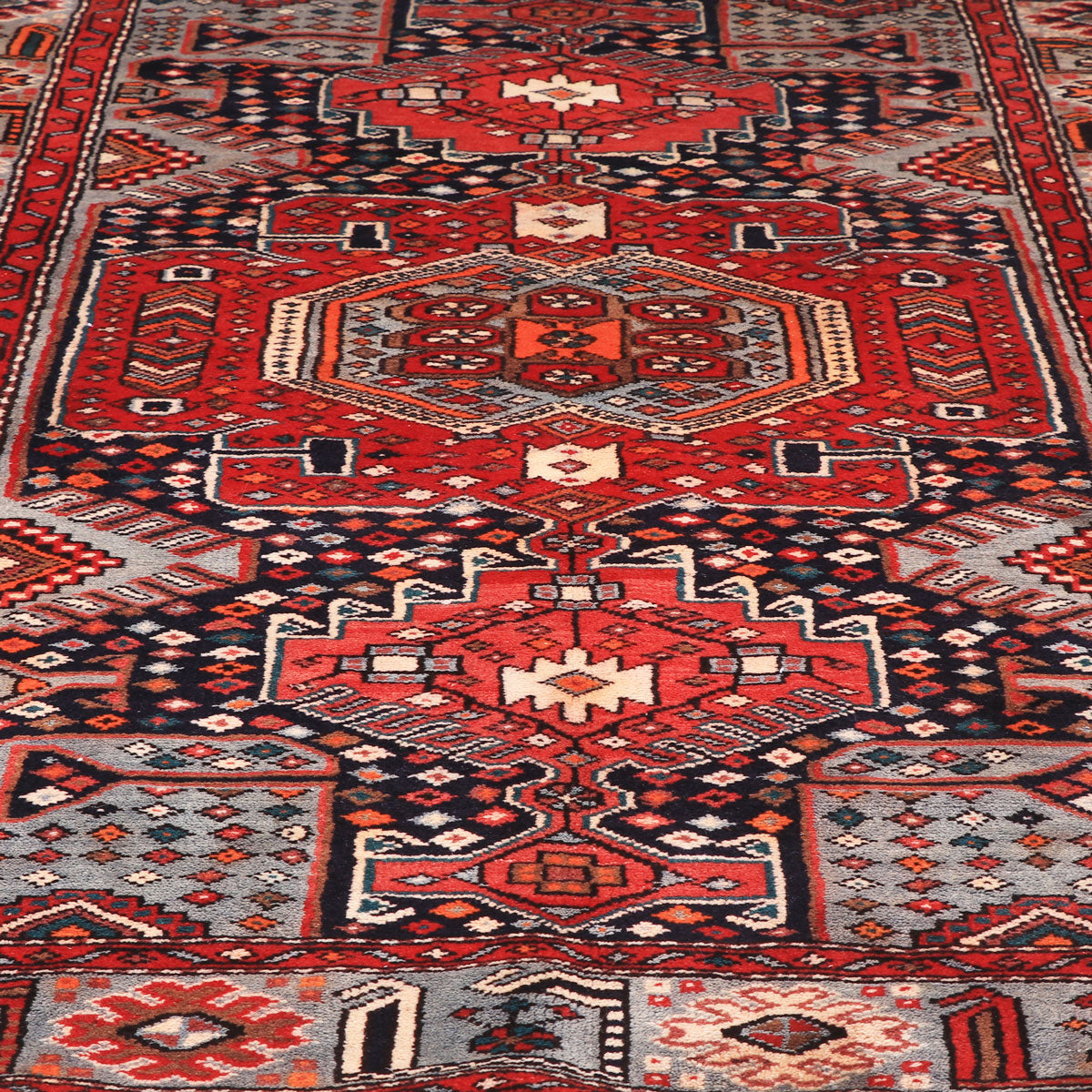ペルシャ絨毯（イラン産）ハマダン　208×120cm（FL-70140）