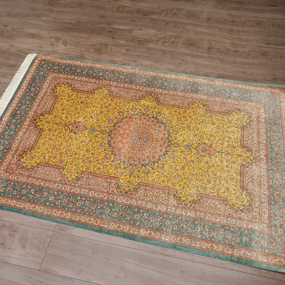 高級ペルシャ絨毯 クム産 シルク100％ BAKHT NIK工房｜トランジ・花唐草柄 イエロー×ターコイズ｜151×99cm（FN-13290）