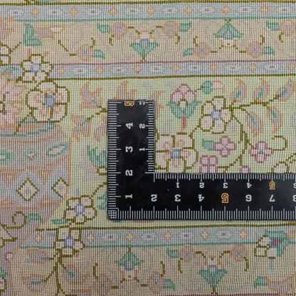 高級ペルシャ絨毯 クム産 シルク100％ ARSALANI工房｜花メダリオン柄 アイボリー×ピスタチオグリーン｜108×72cm（FS-13300）
